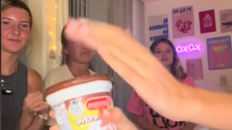 Les dio dulce de leche a sus amigas de la facultad en EE.UU: las increíbles reacciones