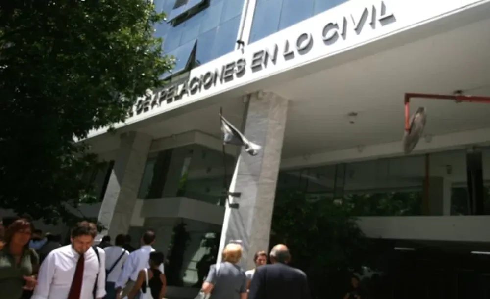 Una escuela deberá pagarle $6.5 millones a una alumna víctima de bullying