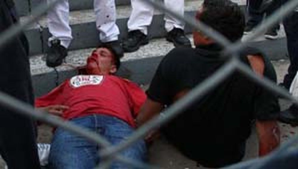 Brutal pelea entre dos facciones de la hinchada de Quilmes: 10 heridos