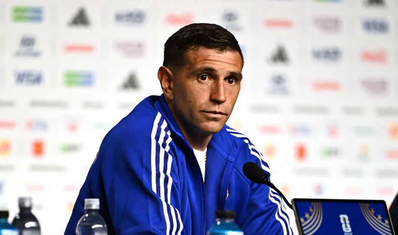 Dibu Martínez.