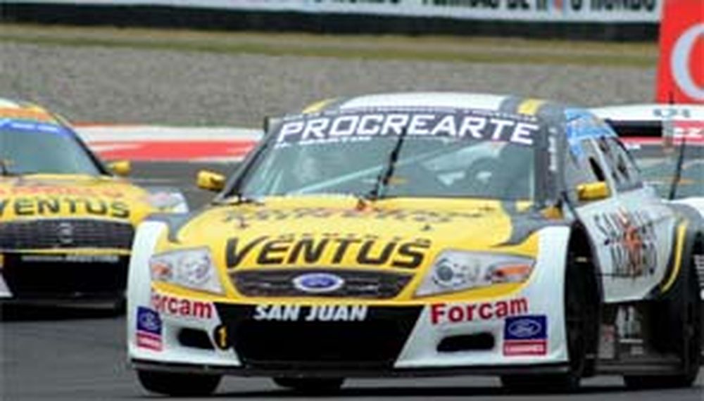 Henry Martin hizo una gran carrera y le cortó la racha a Guerra