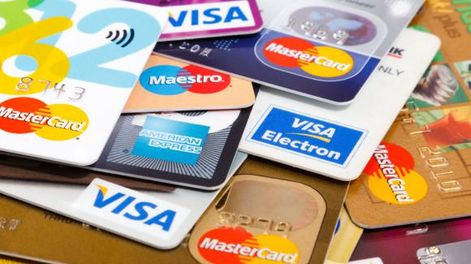 Qué conviene más: ¿Llevar moneda extranjera o pagar con tarjeta?