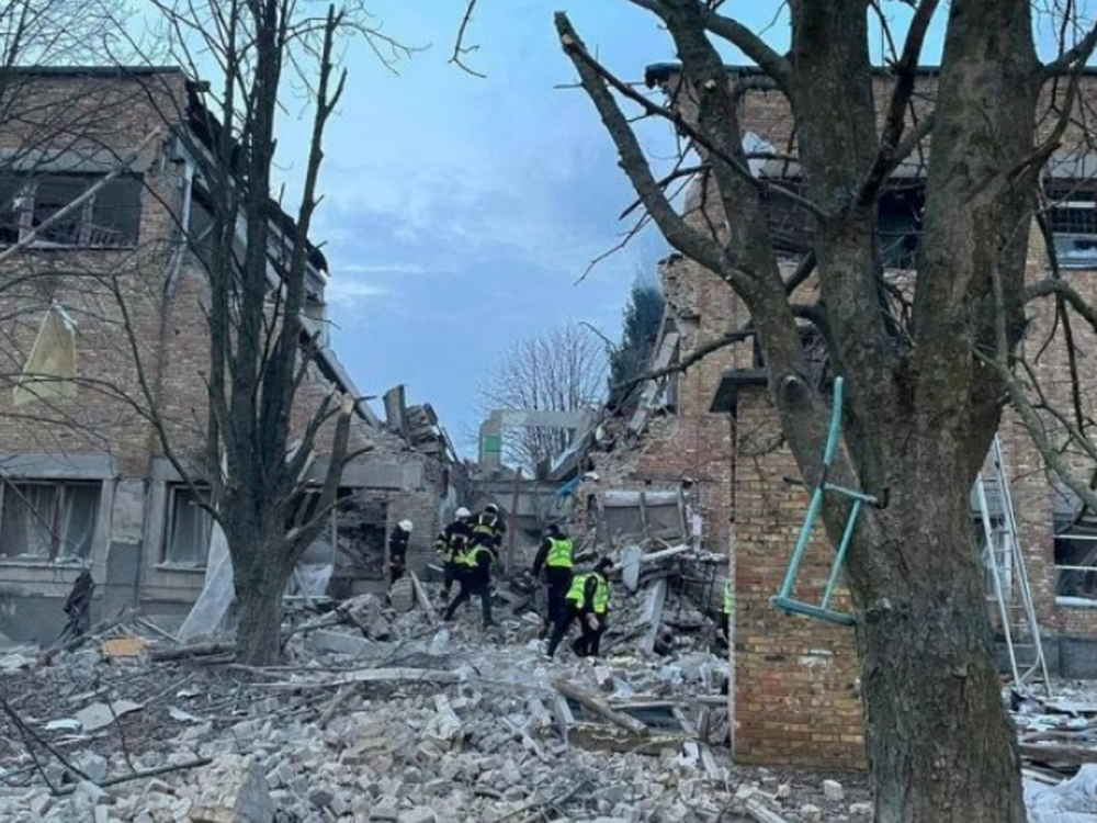 Al menos 5 personas murieron en nuevos ataques rusos cerca de Kiev y en el sur de Ucrania