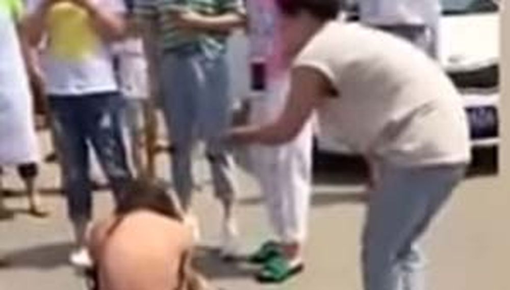 Mujeres le dieron una paliza a la amante de sus maridos