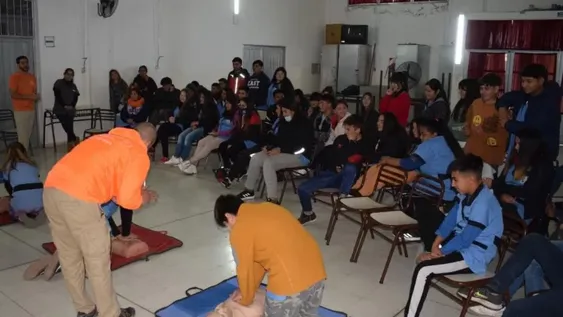 Ahora, todos los alumnos de Valle Fértil aprenderán sobre cómo salvar vidas