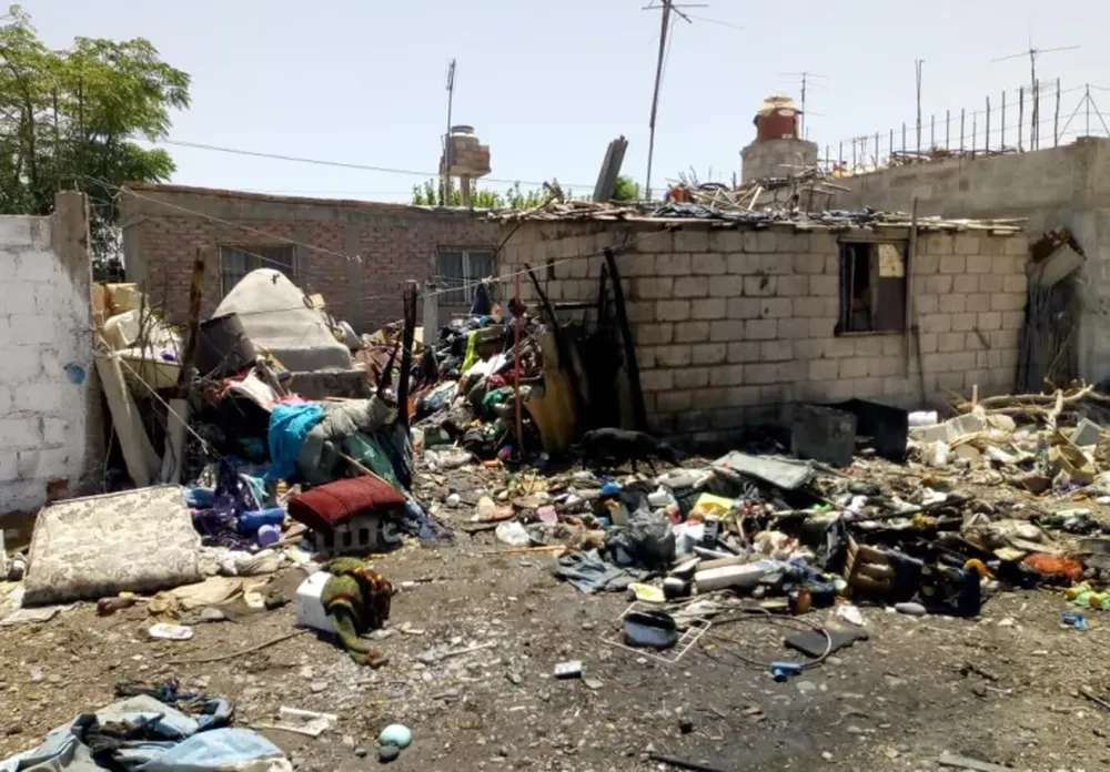 Un incendio por un descuido con grandes daños en su casa