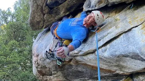 Balin Miller murió a los 23 años luego de intentar escalar El Capitan durante una transmisión en vivo.-