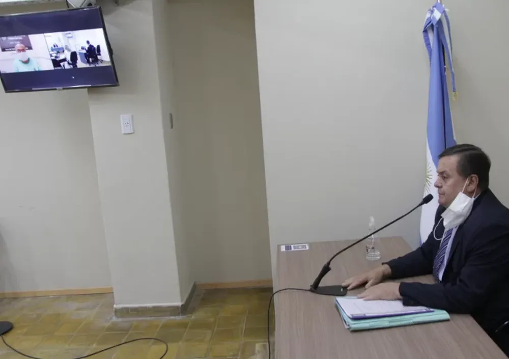 Le dan 18 años de cárcel por violar a hija con retraso mental