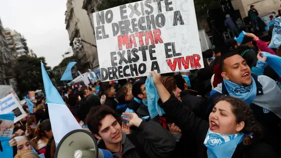 Alberto apuró el debate por el aborto legal que va camino al Congreso