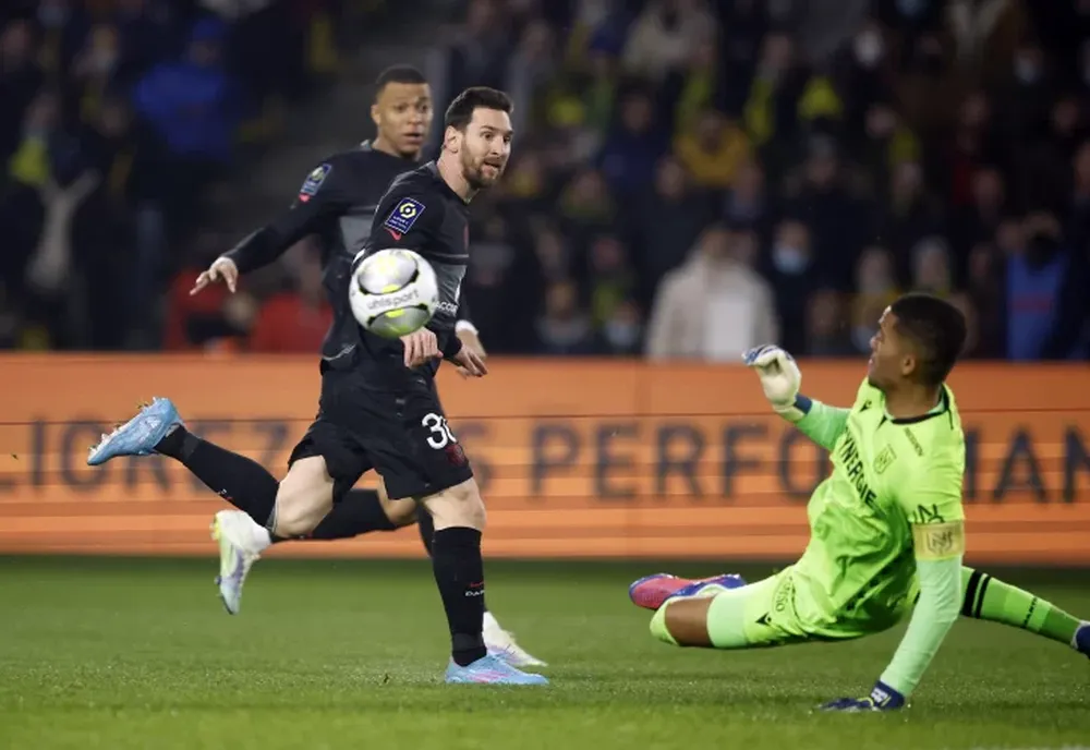 PSG, con Messi de titular, sufrió un duro golpe en su visita a Nantes
