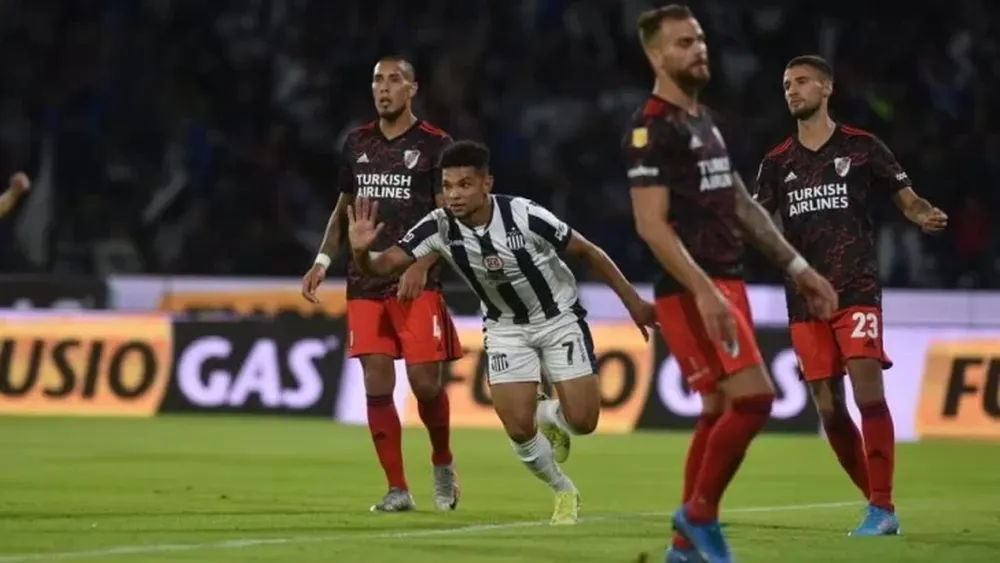 Los mejores memes tras la prematura eliminación de River por Copa Argentina