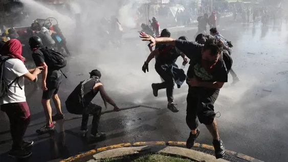 Chile atraviesa una nueva jornada de violentas protestas