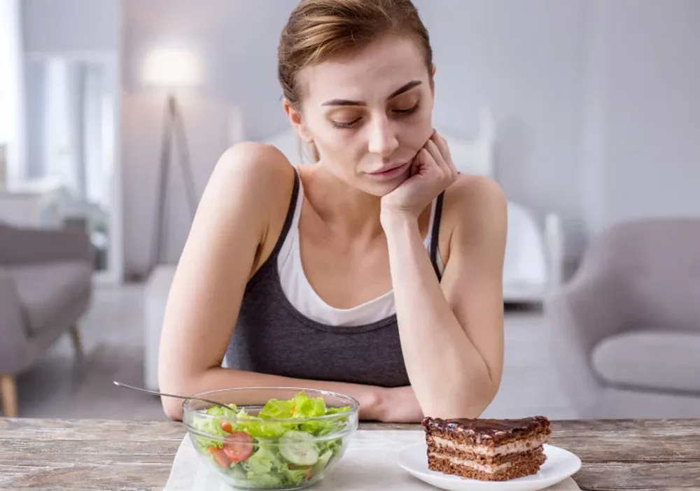 DETECTAR un trastorno alimenticio requiere identificar señales físicas, emocionales y conductuales que se desprenden de problemas con la comida, el peso o la imagen corporal.