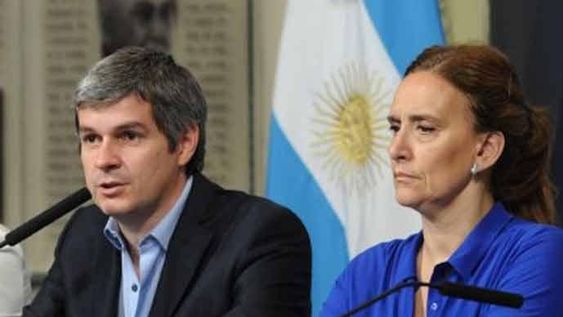 Denuncian a Michetti y Marcos Peña por compras directas de publicidad en $300 millones