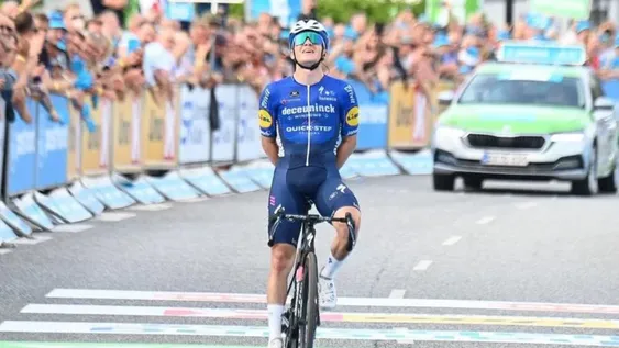 Evenepoel volvió a las andadas