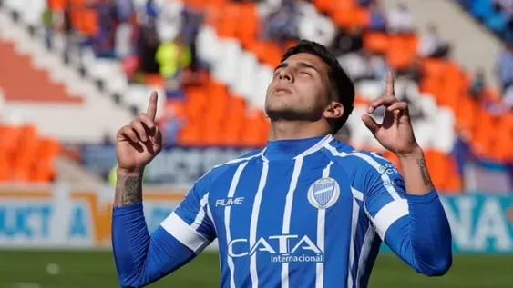 El Tomba ganó con un golazo “maradoniano”