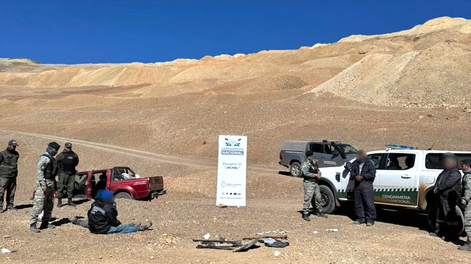 Cuatro mineros de nacionalidad chilena fueron aprehendidos por efectivos del Escuadrón 25 “Jáchal” de la Gendarmería Nacional cuando realizaban tareas de extracción ilegal de oro en la provincia de San Juan.