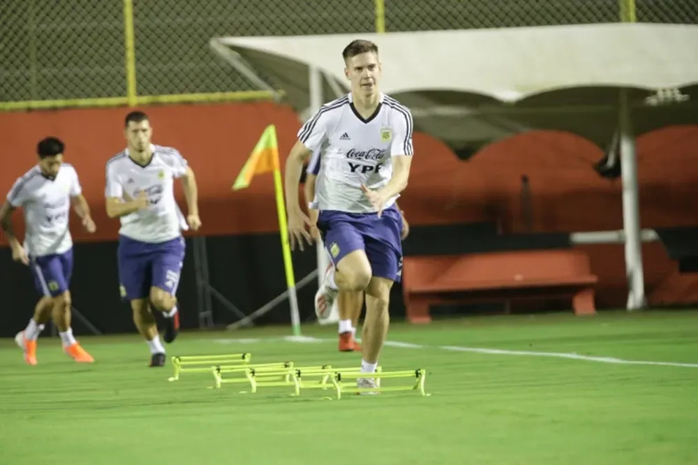 Paredes le gana la pulseada a Pereyra