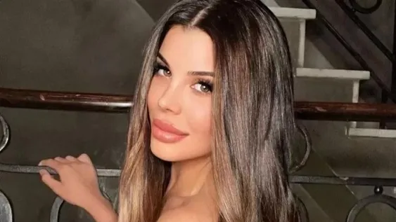 Charlotte Caniggia se “retocó” los glúteos y mostró el resultado