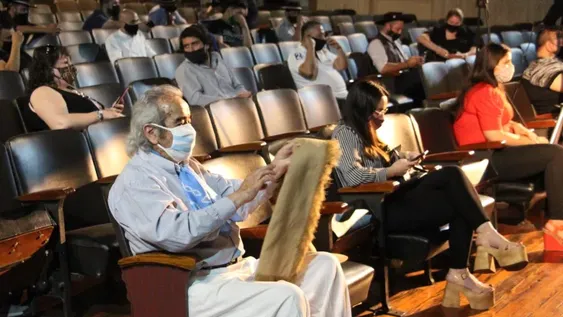 Cumpleaños 90 de Bence: acuerdo por tareas comunitarias y pago de 7.000 pesos