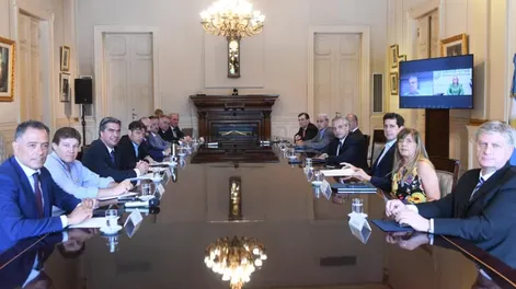 Alberto Fernández negocia los detalles de la mesa política con gobernadores del PJ