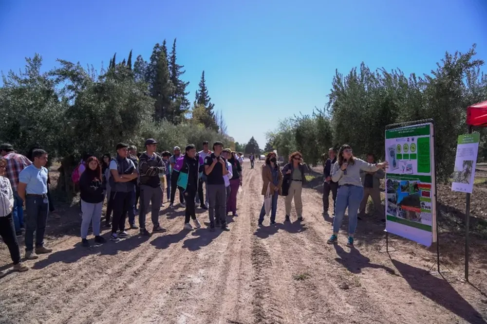 Campo y charlas en Argoliva