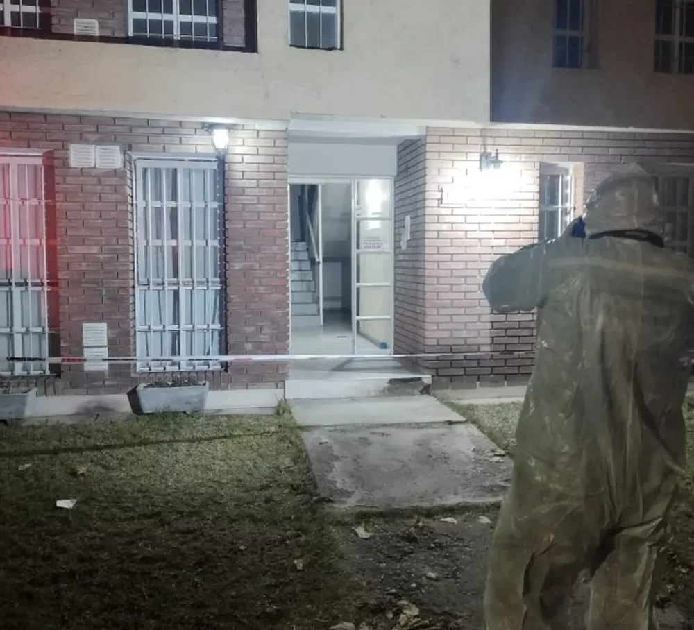 Cómo se generó el incendio en el departamento donde murió una joven calcinada