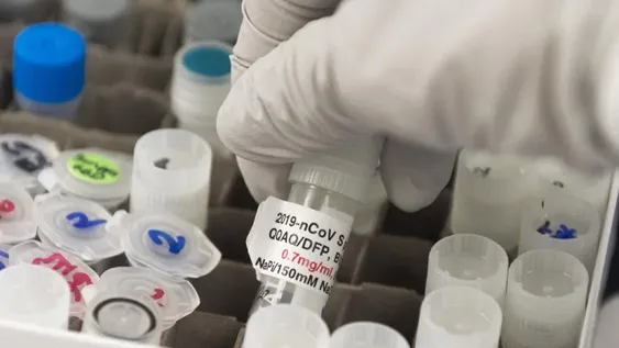 España autorizó el primer ensayo clínico de una vacuna contra el coronavirus en el país