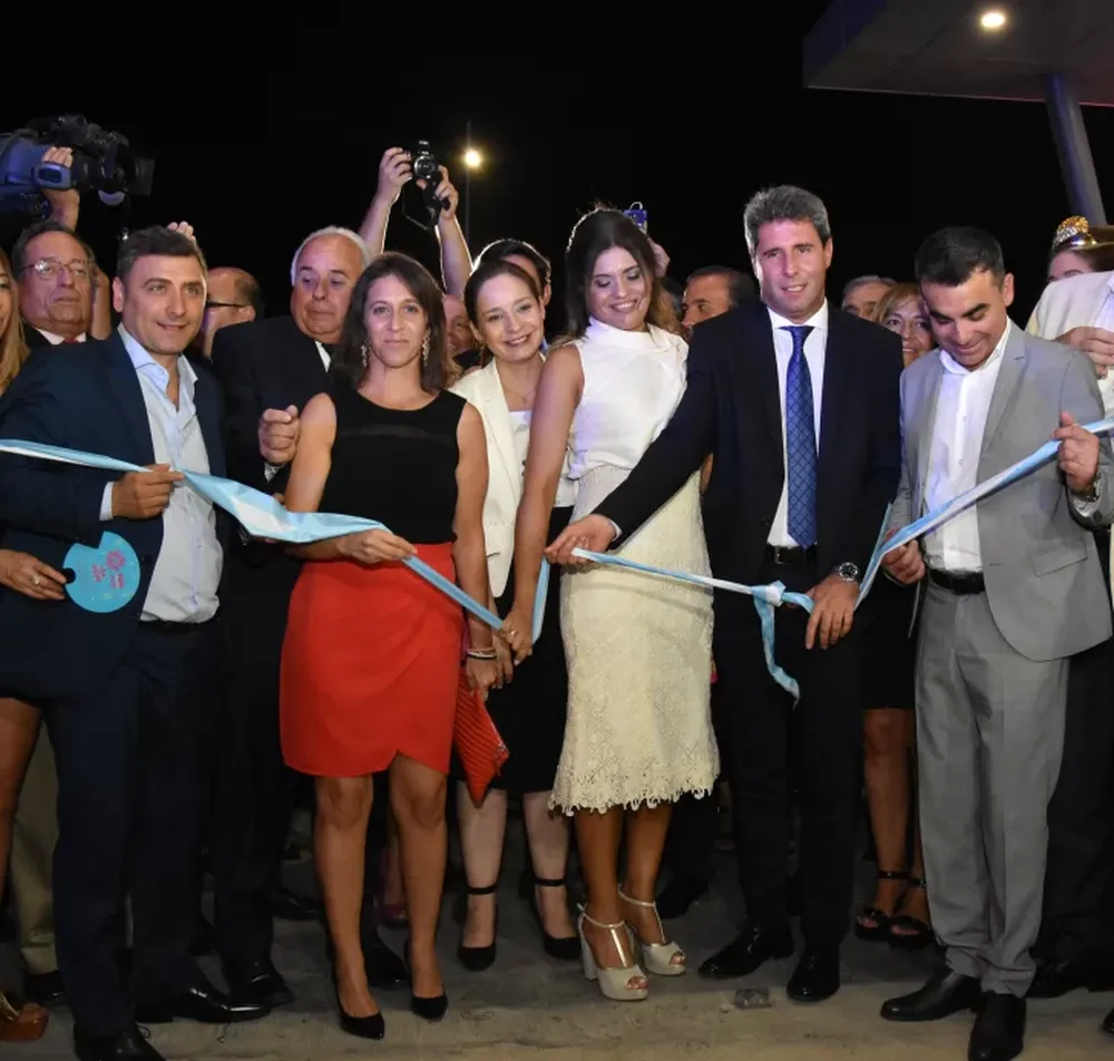 Una fiesta con doble apertura