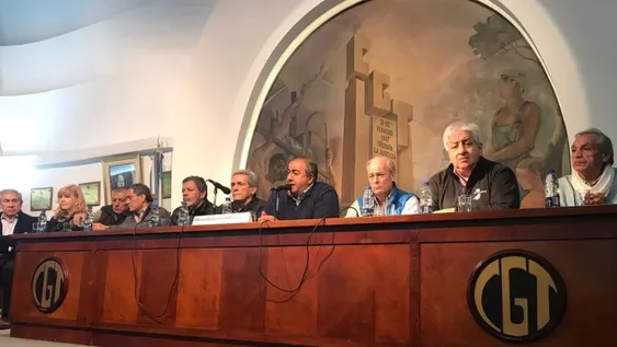 La CGT intimó al Gobierno a que “tomen acciones para frenar la decadencia del país”