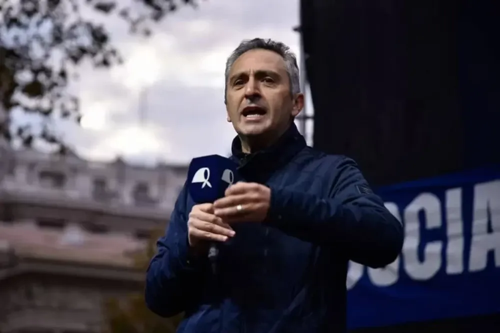 “Cuervo” Larroque: “Sergio Massa representa el orden y lo otro es el caos”