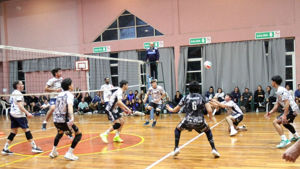 Finalísima. Hispano se midió con Regatas en la definición masculina de la Copa Italia de Vóleibol de Ausonia.