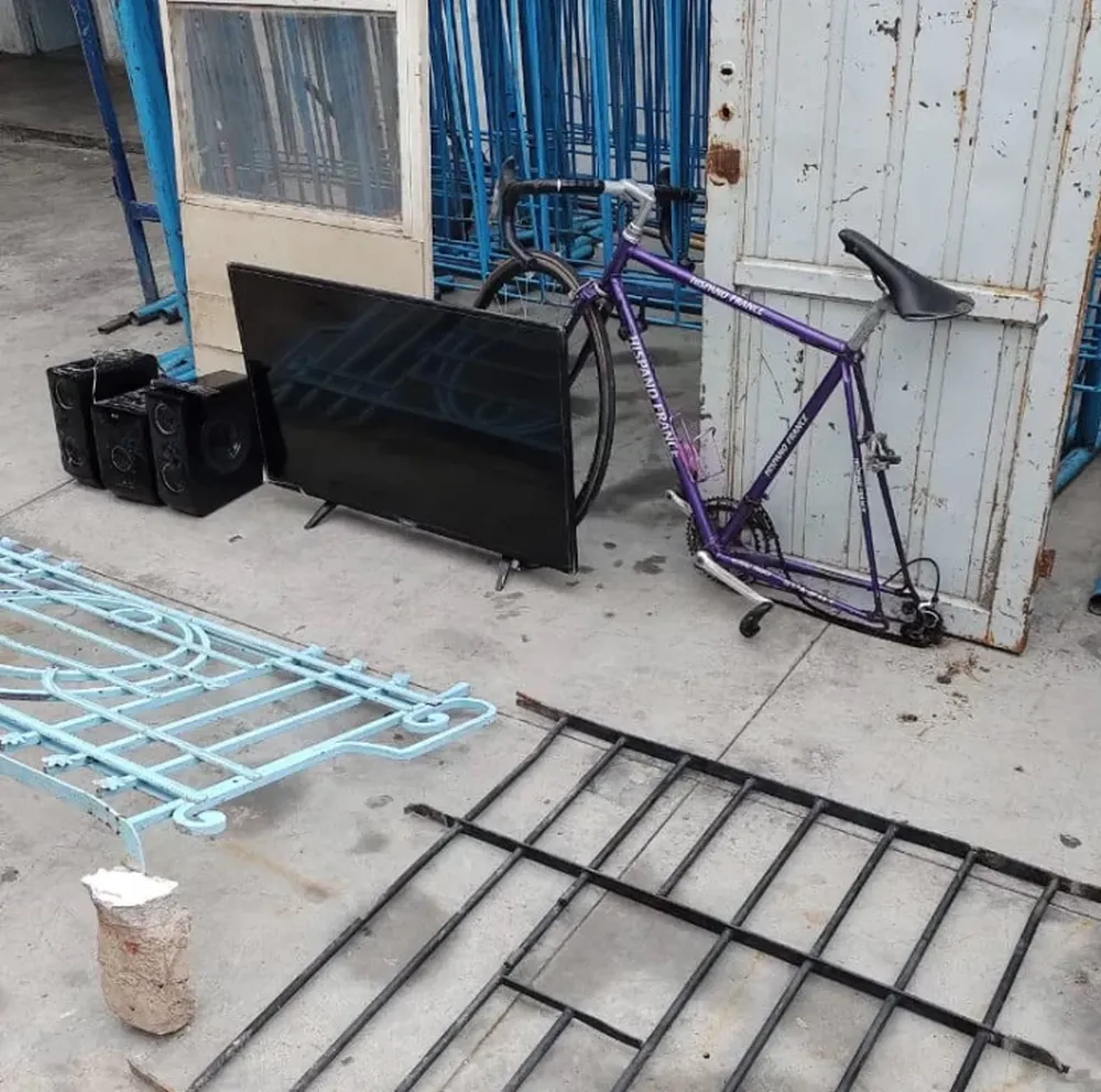 Robaba y vendía por la web