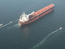 El cierre del estrecho de Ormuz agrava la crisis internacional por el petróleo. El cierre del estrecho de Ormuz agrava la crisis internacional por el petróleo.