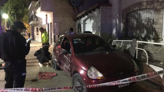 Perdió su auto luego de que se le quemara repentinamente en plena calle