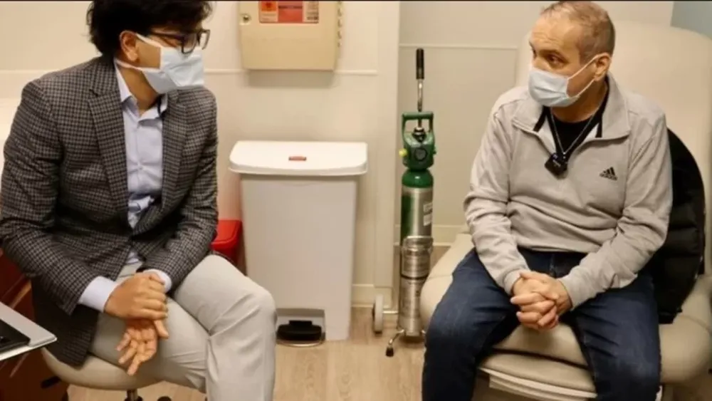 Realizaron un doble trasplante de pulmón y salvaron a un hombre con cáncer terminal