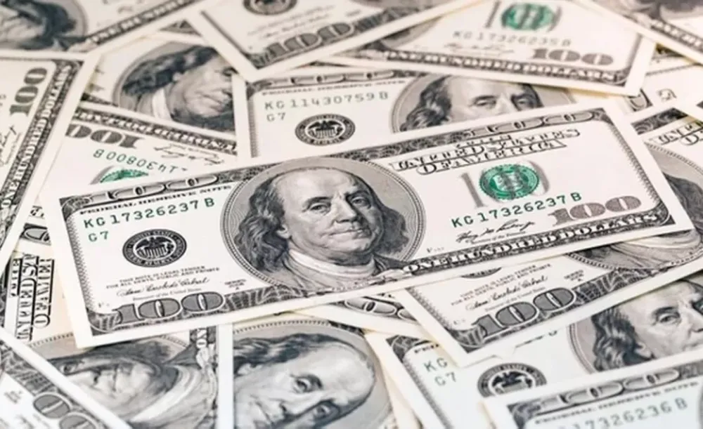 El dólar bajó por tercer día consecutivo y cerró en $44,07