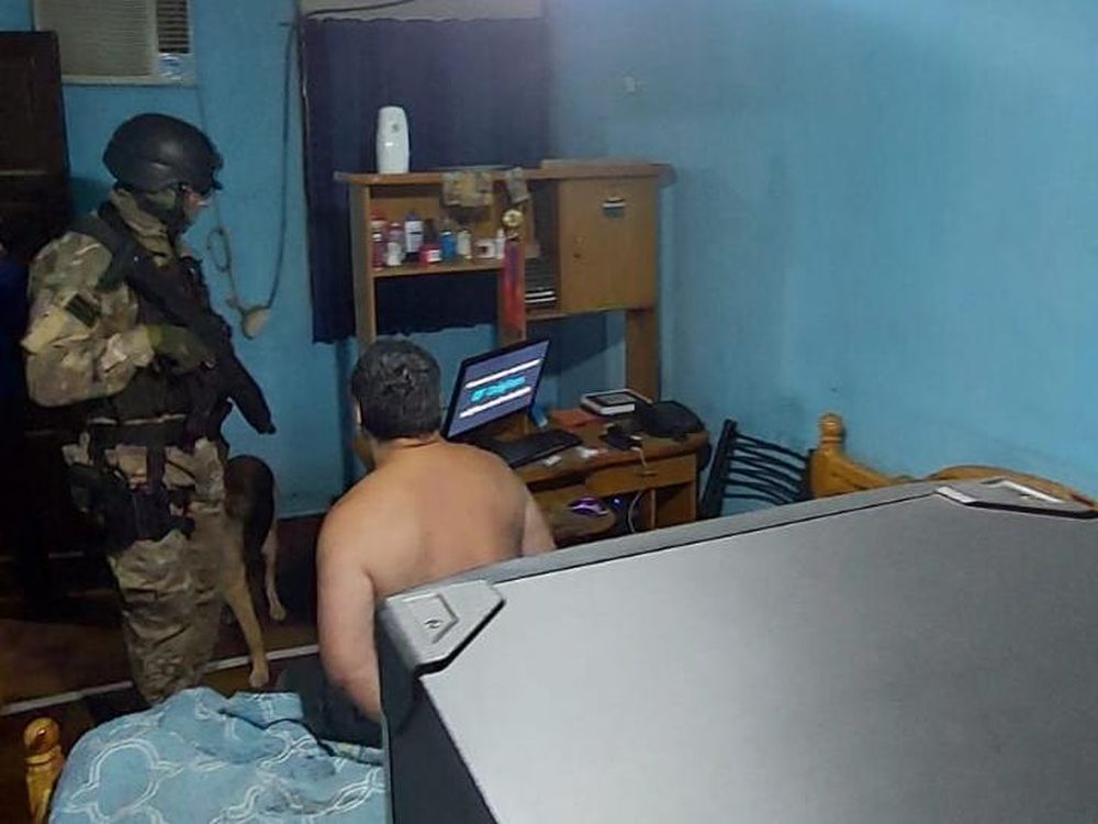 En medio de un operativo mundial, cayó un sanjuanino por tenencia y distribución de pronografía infantil