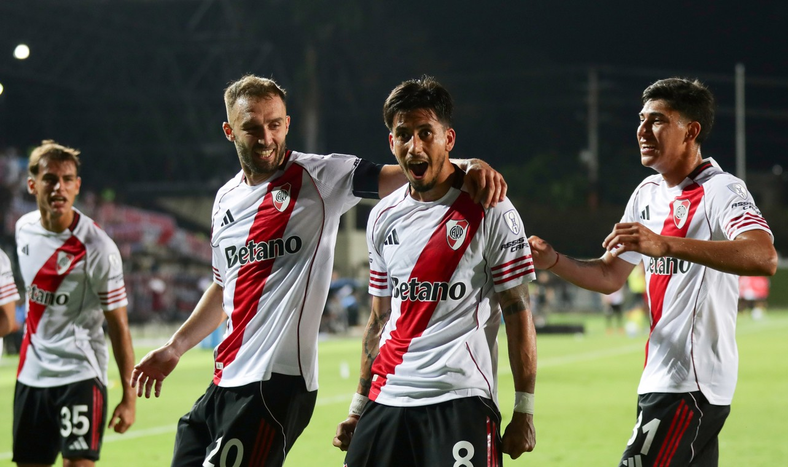 Maximiliano Meza marcó el primer gol de River.