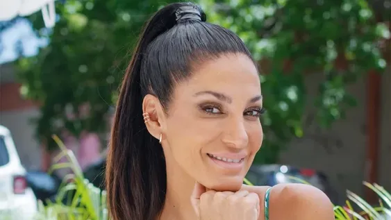 Silvina Escudero tomó sol con una bikini enrollada que (casi) no cubre nada