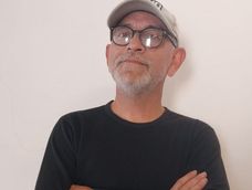 El artista sanjuanino Fernando Aguilera y su tribu deberán esperar un poco más para encontrarse en la Sala Auditorium El artista sanjuanino Fernando Aguilera y su tribu deberán esperar un poco más para encontrarse en la Sala Auditorium