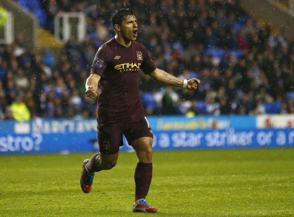 El Kun abrió el triunfo del Manchester City
