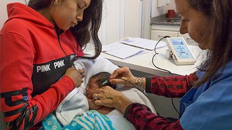 La tasa de fecundidad cayó en el país 34% entre 2014 y 2021
