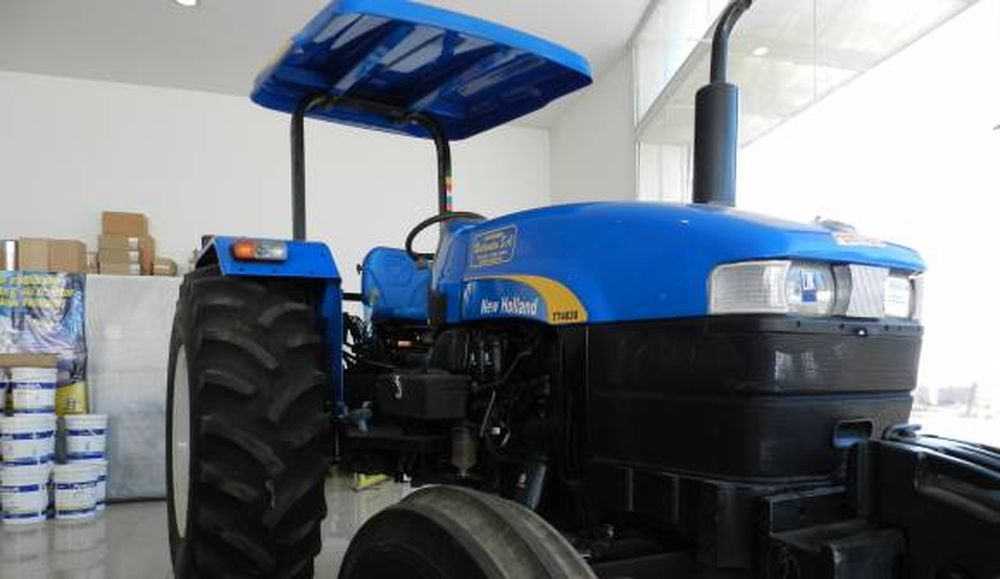 Pocito presta  los tractores