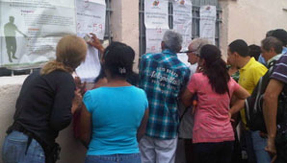 Con largas filas, comenzaron las elecciones en Venezuela