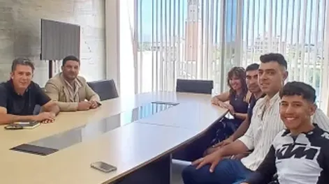 Reunión. En Deportes, se terminó la polémica por el uso del Velódromo Chancay.