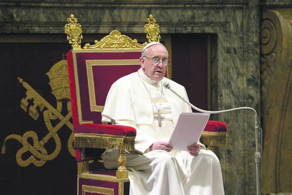 El Vaticano rechaza  los ataques al Papa