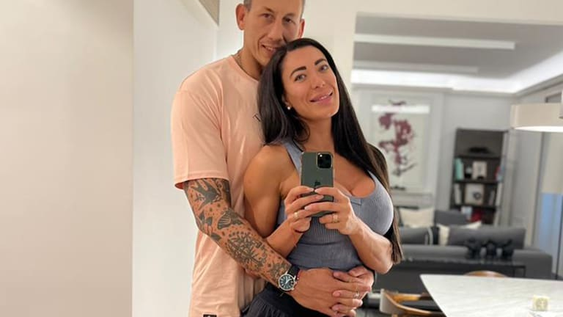 La violencia de género vuelve a impactar tras la denuncia de Pamela Pombo contra Patricio Albacete.