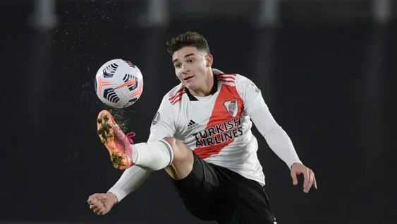 Julián Álvarez tiene ofertas de varios