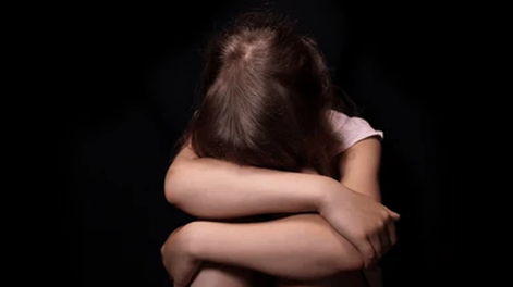 Condenado a tres años de prisión condicional por abusar sexualmente de las hijas de su pareja